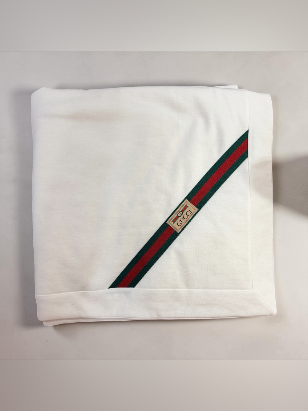Gucci Kids NWT White Baby Blanket with Signature Green and Red Web Stripe
